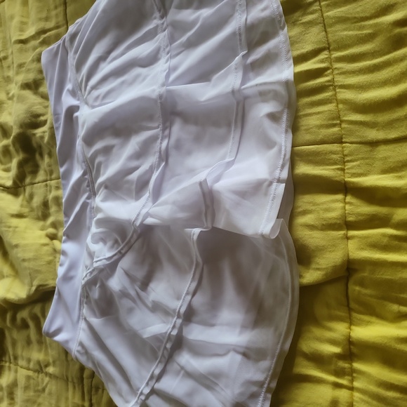 WHITE 2 PIECE BATHING SUIT. - Picture 5 of 10